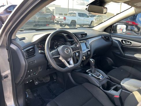 Used 2021 Nissan Rogue Sport S image 10