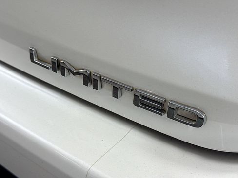 Used 2021 Toyota Highlander Limited FWD image 15