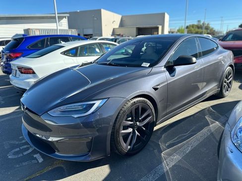 Used 2022 Tesla Model S Plaid image 3
