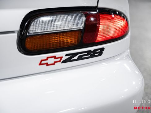 Used 1997 Chevrolet Camaro Z28 image 11