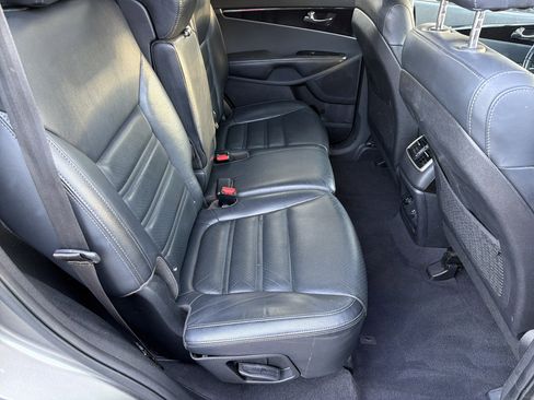 Used 2018 Kia Sorento EX FWD image 15