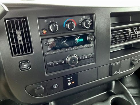 Used 2024 GMC Savana 2500 w/ Driver Convenience Package image 9