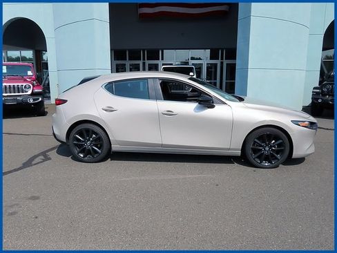 Used 2024 MAZDA MAZDA3 s FWD image 2