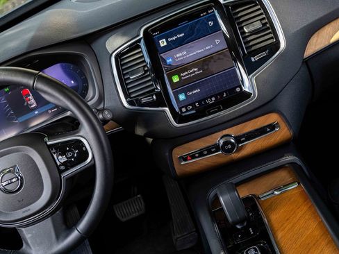 Used 2025 Volvo XC90 B6 Plus image 20