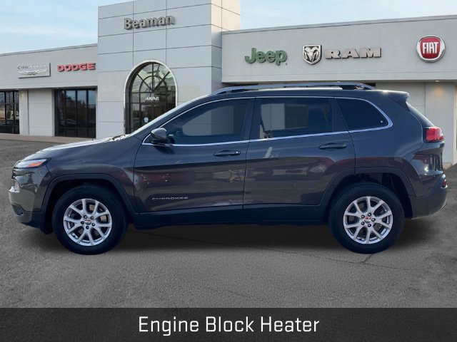 Used 2016 Jeep Cherokee Latitude w/ Cold Weather Group AWD/4WD image 4
