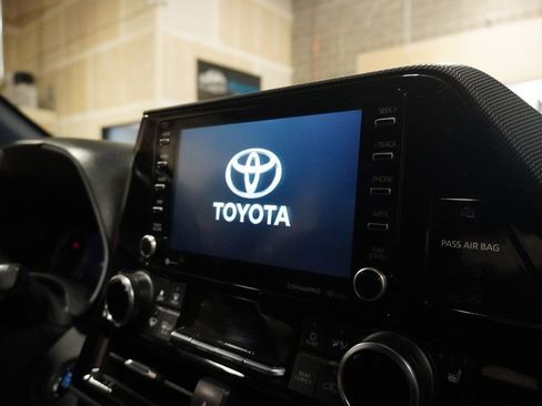 Used 2022 Toyota Highlander XSE image 17