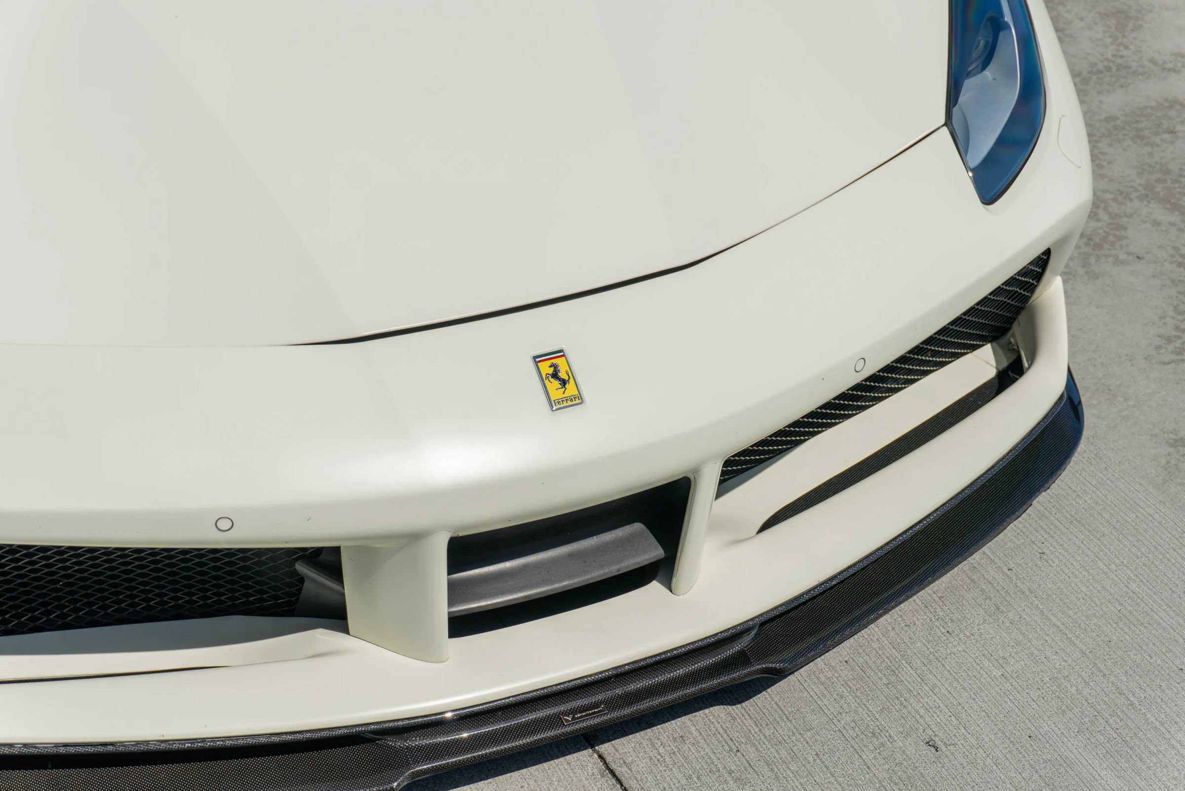 Used 2018 Ferrari 488 GTB RWD image 32