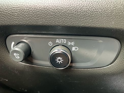 Used 2022 Chevrolet Traverse LS w/ Midnight/Sport Edition image 14