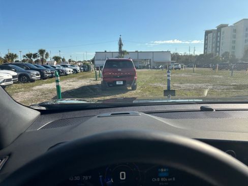 Used 2025 Chevrolet Equinox LT image 34