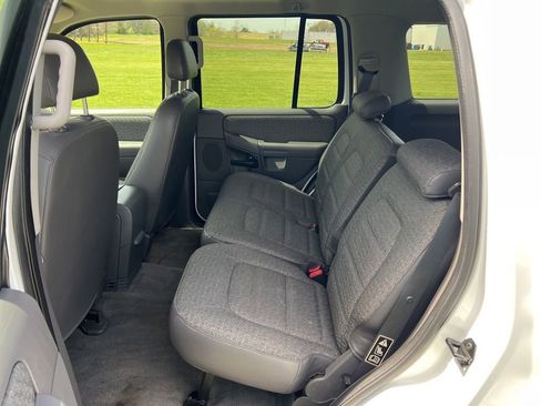 Used 2002 Ford Explorer XLS image 13