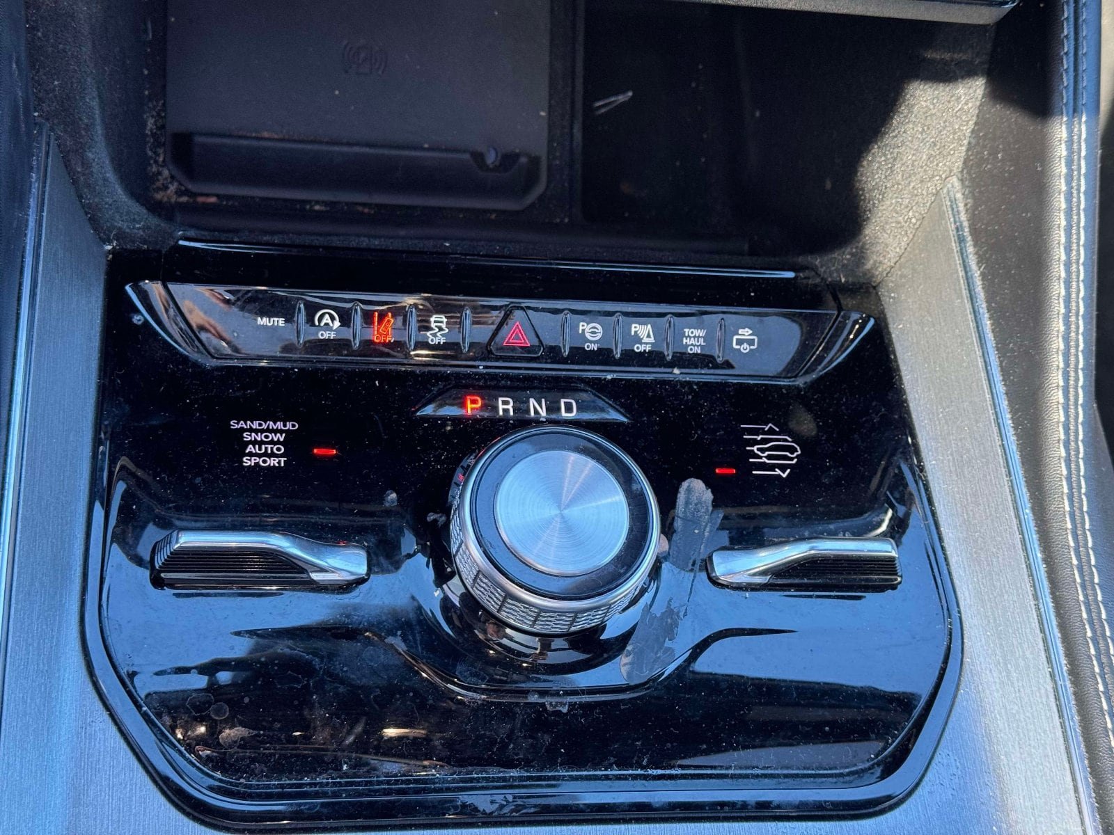 Used 2023 Jeep Wagoneer Series II w/ Convenience Group I AWD/4WD image 27