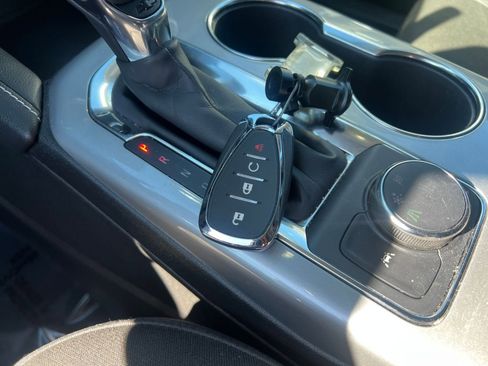 Used 2025 Chevrolet Blazer LT image 21