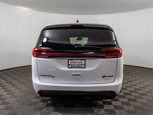 Used 2024 Chrysler Pacifica Limited FWD image 20
