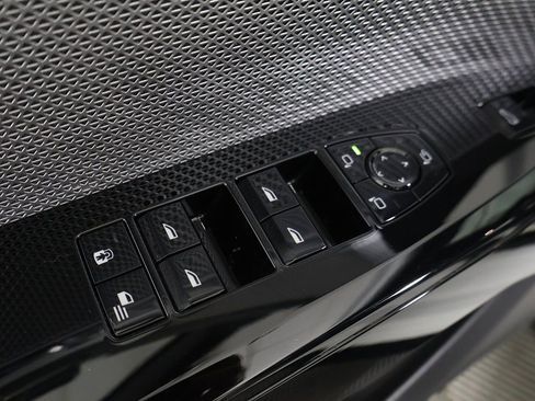 Used 2023 BMW 760i xDrive w/ Parking Assistance Package image 41