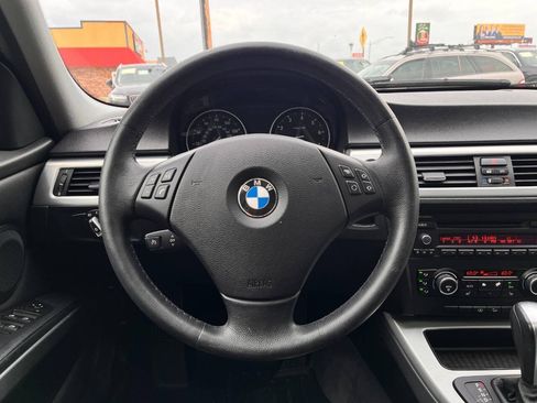 Used 2011 BMW 328i xDrive Sedan AWD/4WD image 10