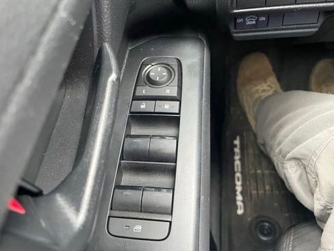 Used 2025 Toyota Tacoma SR image 26