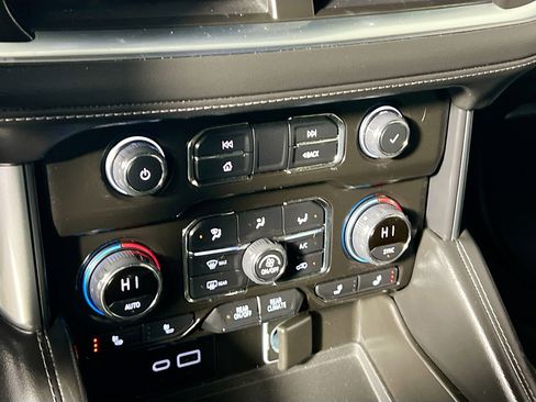 Used 2021 Chevrolet Tahoe LT image 27