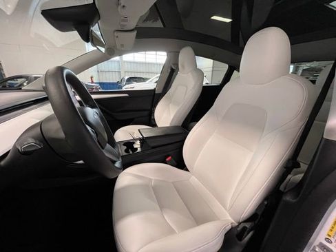 Used 2024 Tesla Model Y Long Range image 21