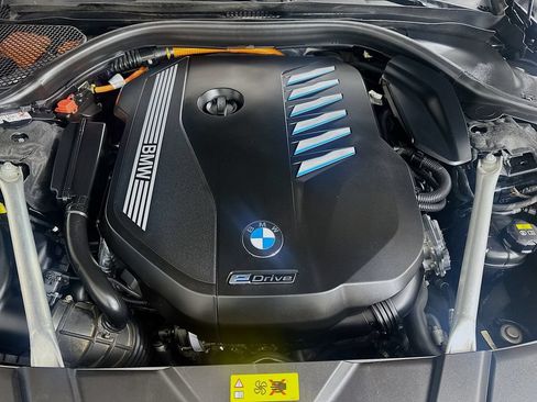 Used 2022 BMW 745e xDrive w/ Premium Package AWD/4WD image 30