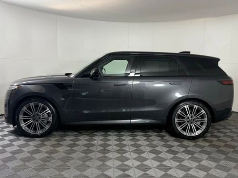 New 2025 Land Rover Range Rover Sport Dynamic SE image 3