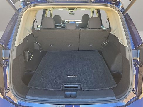 Used 2026 Nissan Rogue SV image 11