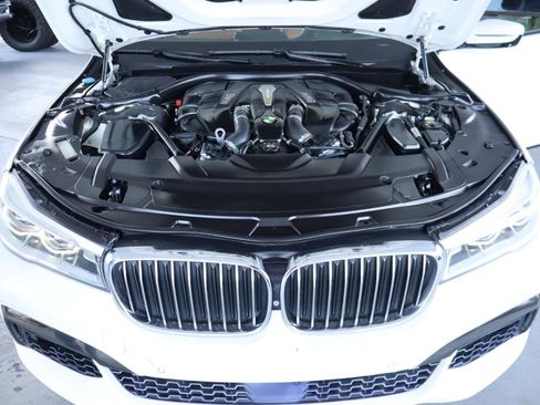 Used 2016 BMW 750i RWD image 39
