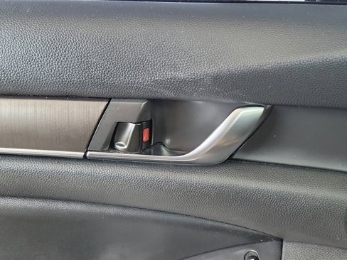 Used 2019 Honda Accord LX image 27