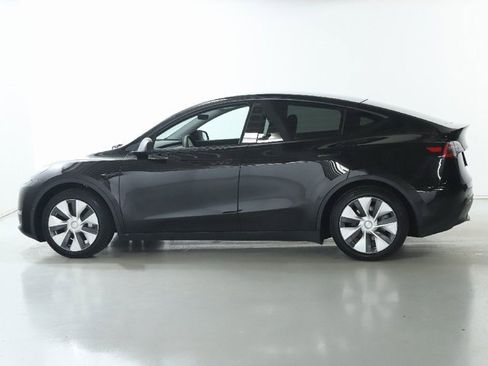 Used 2021 Tesla Model Y Long Range image 4