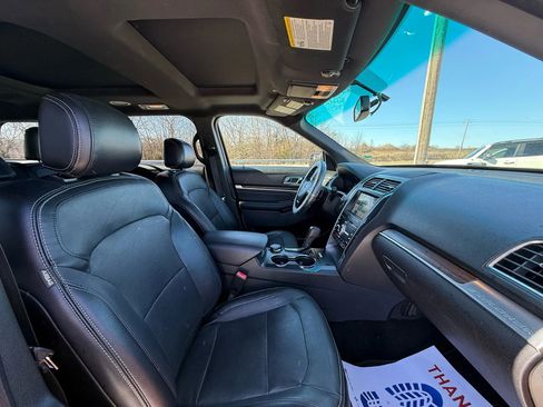 Used 2017 Ford Explorer Limited image 10