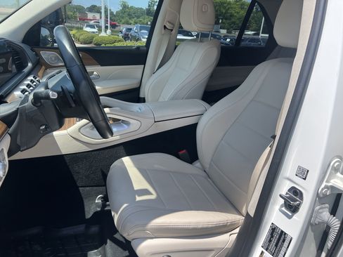 Used 2023 Mercedes-Benz GLE 350 4MATIC w/ Premium Package image 16