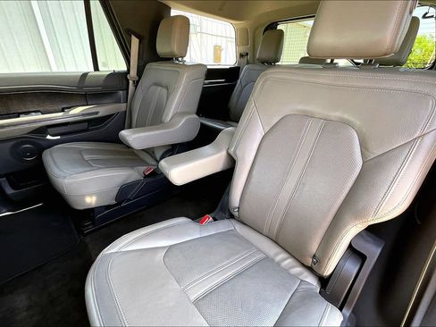 Used 2018 Ford Expedition Limited RWD image 31