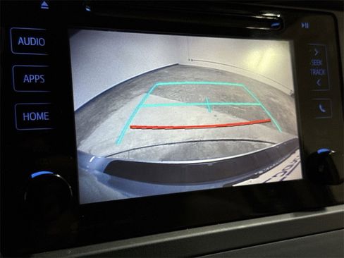 Used 2016 Toyota Sienna LE image 14