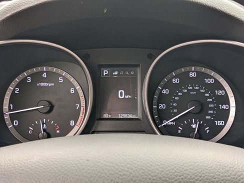 Used 2017 Hyundai Santa Fe Sport image 22