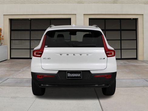 Used 2026 Volvo XC40 B5 Plus w/ Protection Package Premier image 5