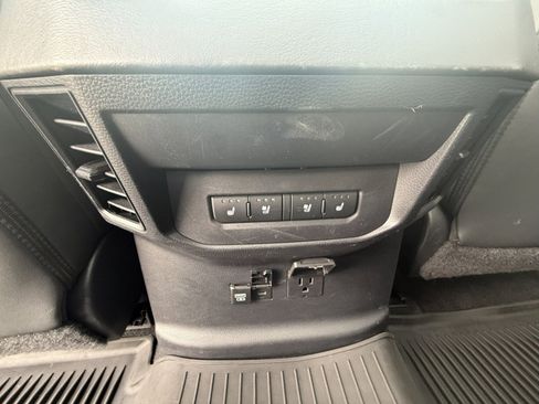 Used 2023 Toyota Tundra Platinum w/ Advanced Package image 28