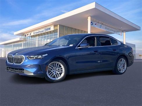Certified 2025 BMW 530i image 34