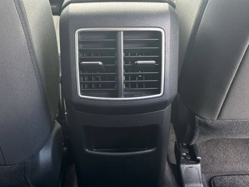 Used 2025 Kia Sportage LX FWD image 22