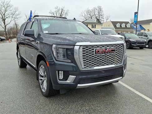 Used 2021 GMC Yukon XL Denali w/ Denali Premium Package image 2