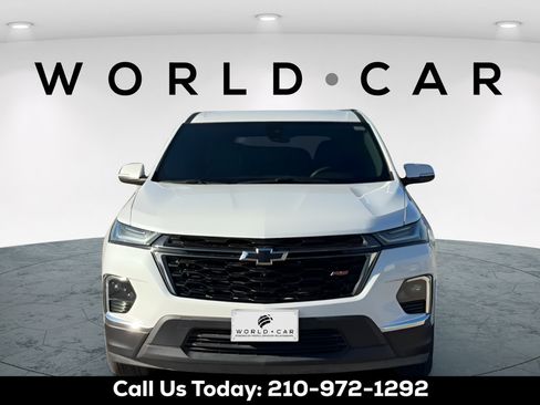 Used 2023 Chevrolet Traverse RS FWD image 8