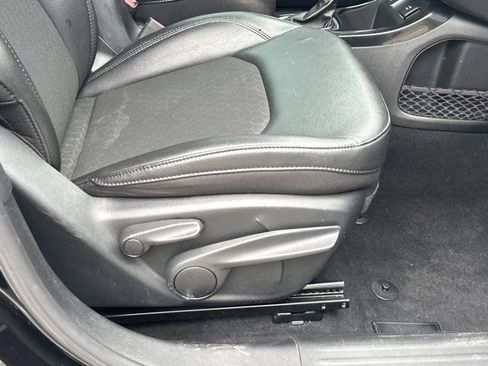 Used 2019 Jeep Compass Latitude FWD image 19