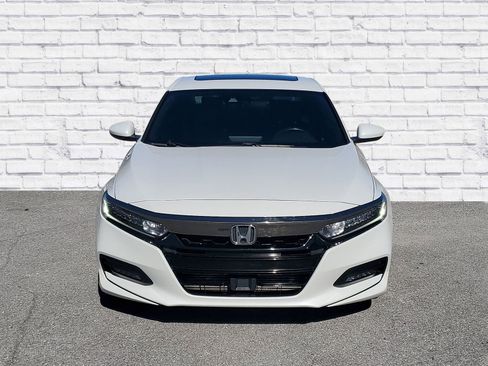 Used 2019 Honda Accord Sport image 2