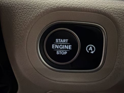 Used 2025 Mercedes-Benz GLE 350 4MATIC image 26