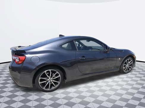 Used 2019 Toyota 86 RWD image 4