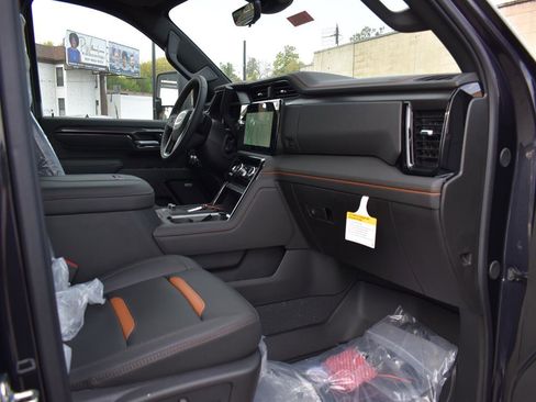 New 2026 GMC Sierra 2500 AT4 w/ AT4 Premium Plus Package image 5