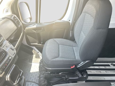 Used 2024 RAM ProMaster 2500 w/ Safety Group FWD image 21