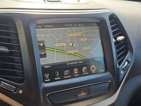 Used 2016 Jeep Cherokee Limited w/ Trailer Tow Group AWD/4WD image 23