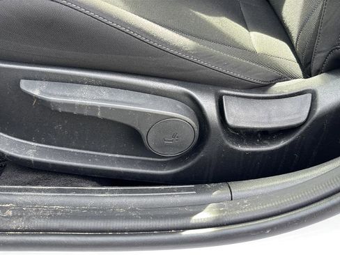 Certified 2025 Hyundai Elantra SE FWD image 19