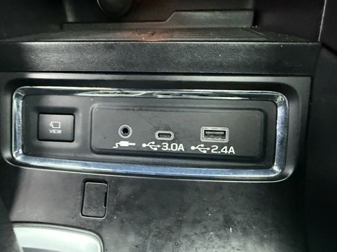 Used 2023 Subaru Ascent Limited w/ Technology Package image 29