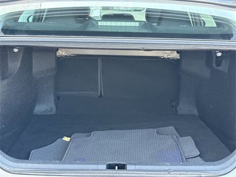 Used 2018 Toyota Camry LE image 29