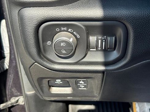 Used 2021 RAM 1500 Laramie w/ Sport Appearance Package AWD/4WD image 19